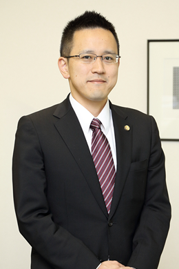 代表弁護士　小島邦夫